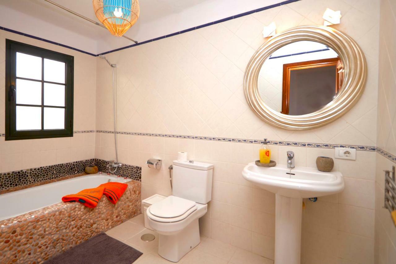 Casa Margarita - Shared Pool - Close To Seafront Promenade Punta Mujeres Exterior photo