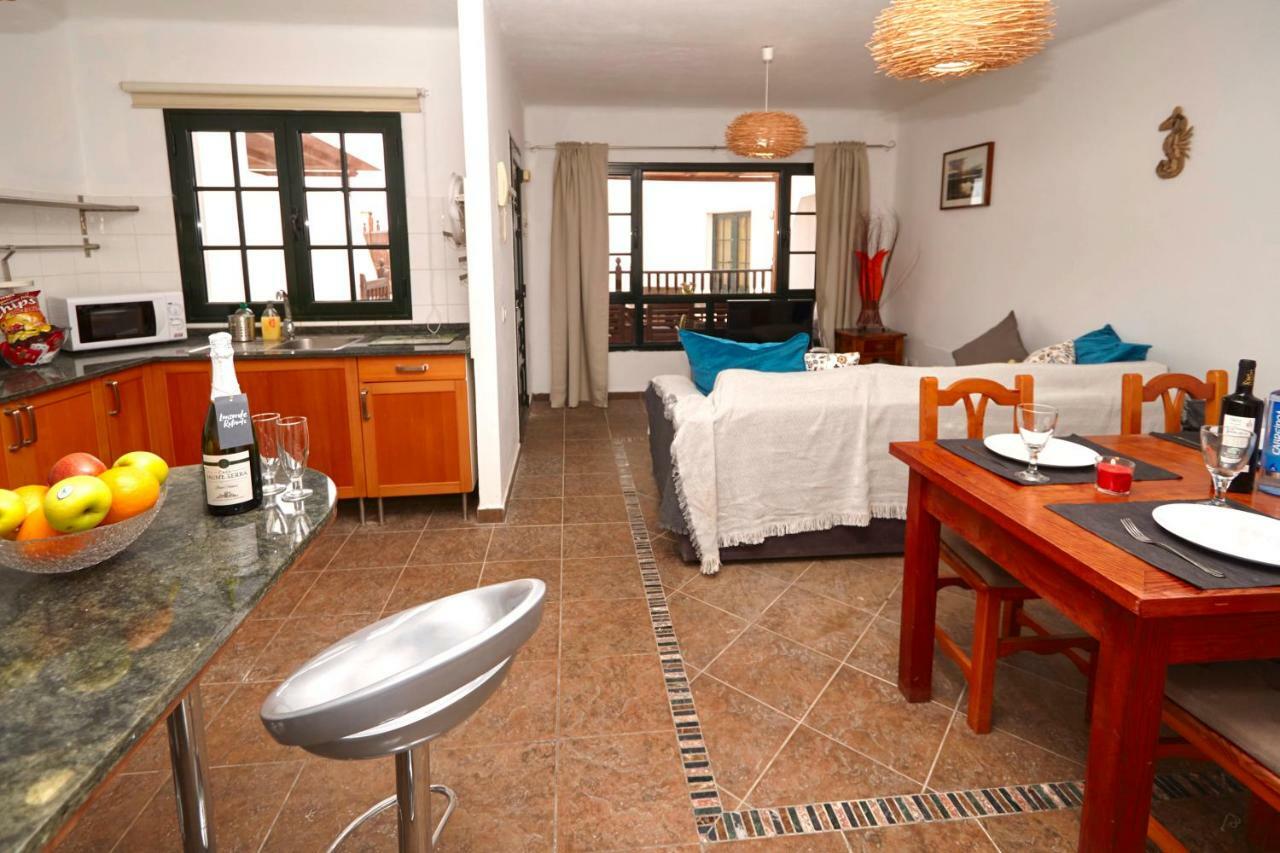 Casa Margarita - Shared Pool - Close To Seafront Promenade Punta Mujeres Exterior photo